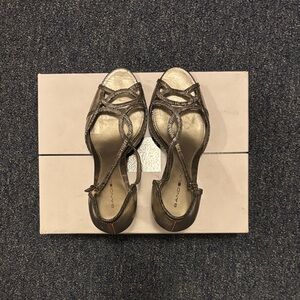 Bandolino Bronze Strappy high heels sandals.